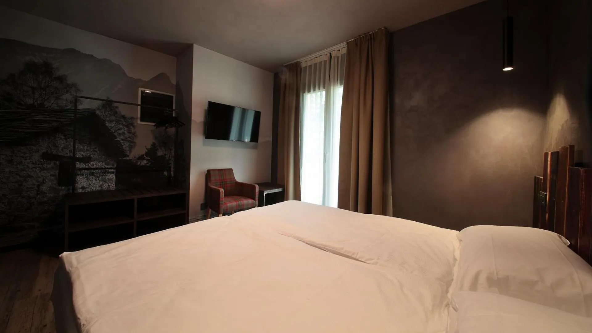Crimea Wine Hotel Киавенна Италия
