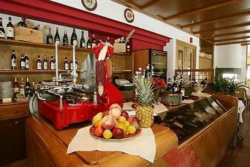 Crimea Wine Hotel Chiavenna Italia