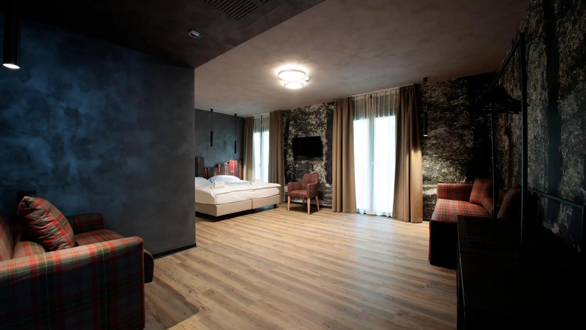 Crimea Wine Hotel Киавенна Италия